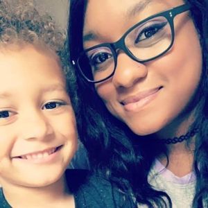 Meet your Posher, Amber